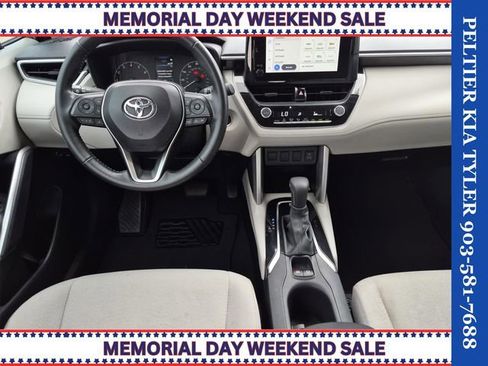Used 2023 Toyota Corolla Cross LE FWD image 23