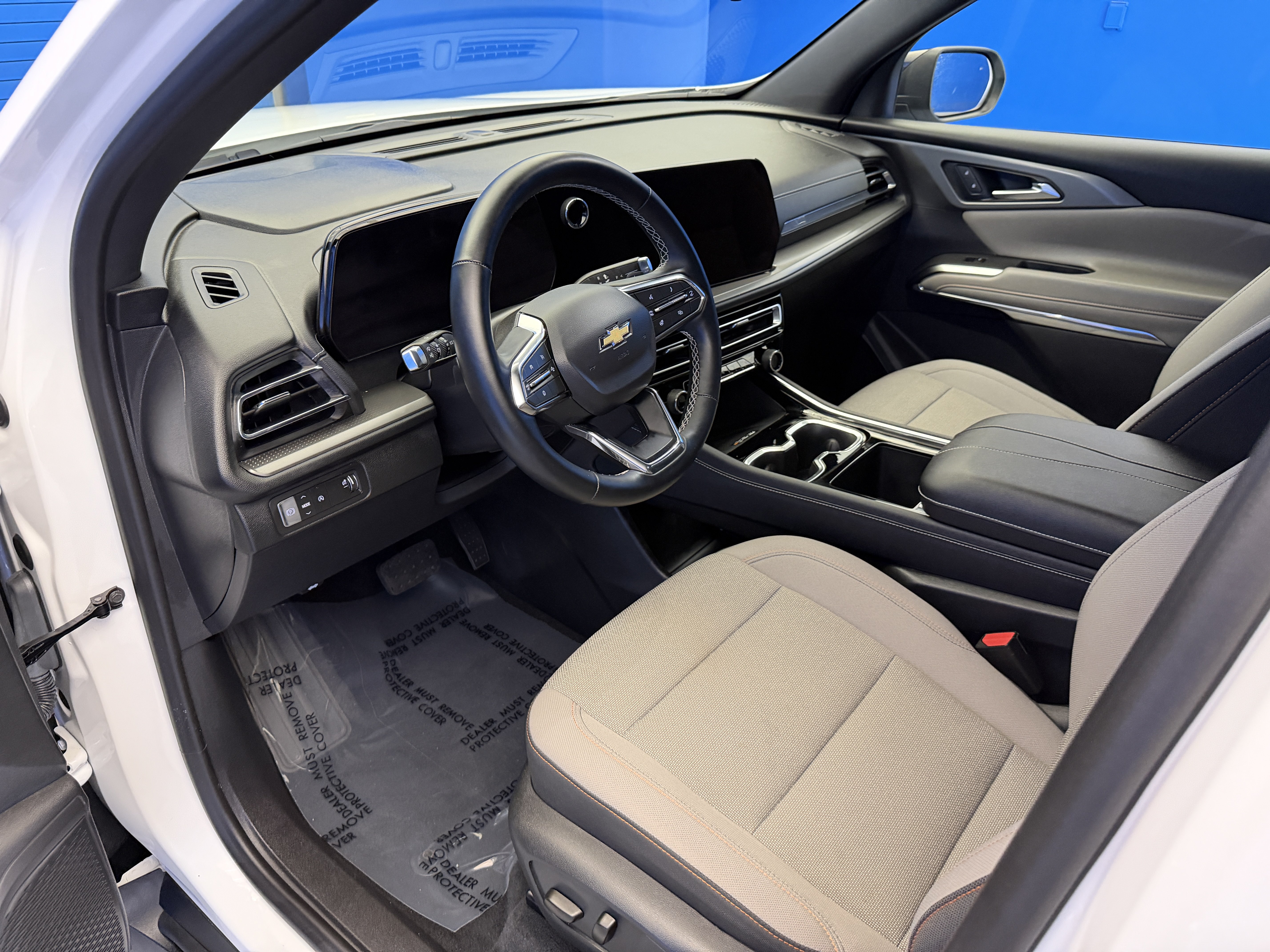 Used 2026 Chevrolet Traverse LT w/ Driver Confidence Package FWD image 11