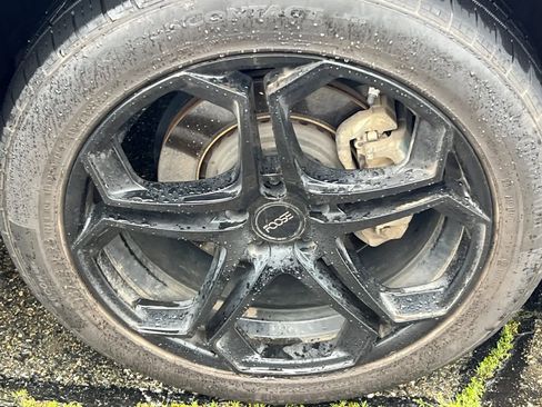 Used 2023 Toyota Highlander XLE image 12