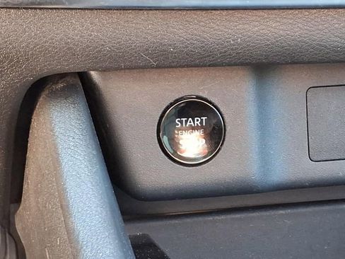 Used 2024 Nissan Rogue SV FWD image 12