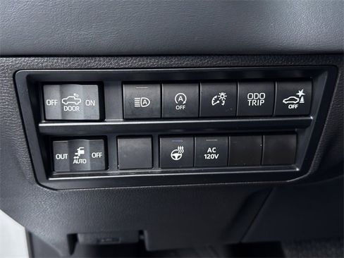 Used 2024 Toyota Tundra Platinum image 22