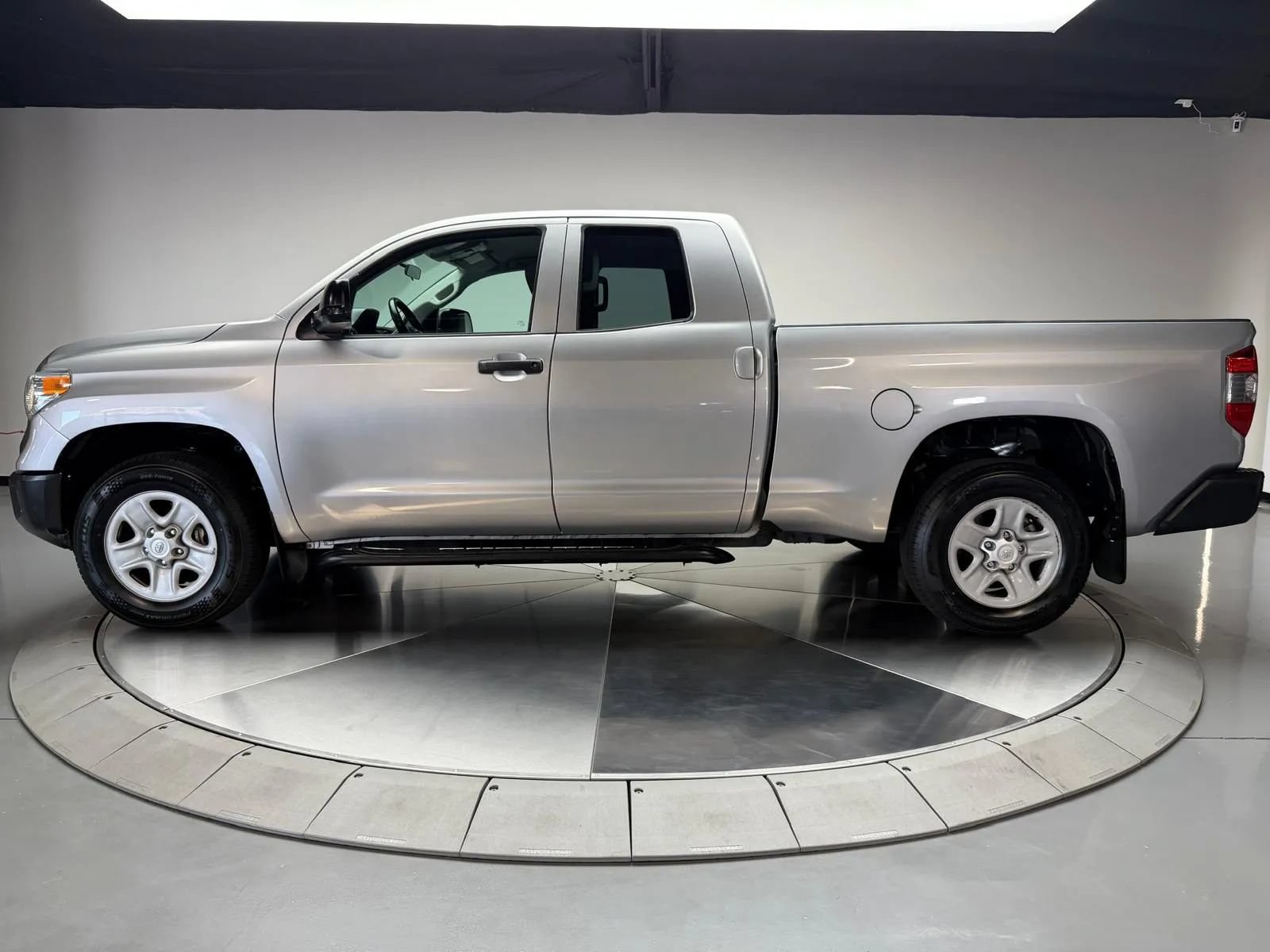 Used 2014 Toyota Tundra SR RWD image 4