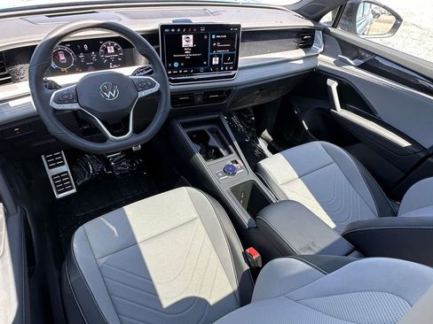New 2026 Volkswagen Tiguan SE R-Line AWD/4WD image 11
