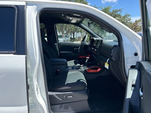 New 2025 Nissan Frontier PRO-4X w/ Tow Package image 36