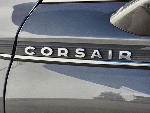 New 2025 Lincoln Corsair Reserve w/ Towing Package image 16