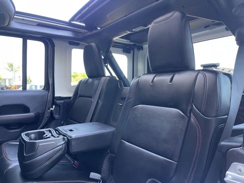 New 2026 Jeep Wrangler Unlimited Rubicon AWD/4WD image 19