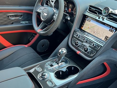 New 2026 Bentley Bentayga Speed image 2
