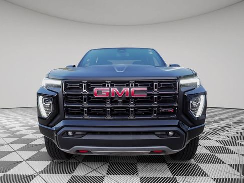 Used 2024 GMC Canyon AT4 w/ Technology Package AWD/4WD image 2