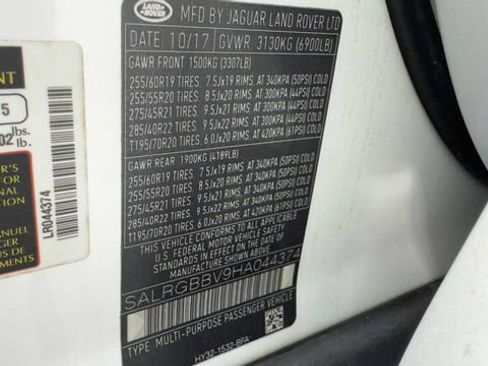Used 2017 Land Rover Discovery SE AWD/4WD image 36