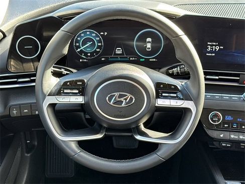 Certified 2023 Hyundai Elantra Limited image 14