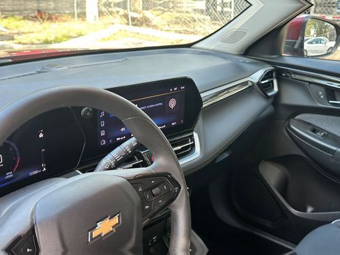 Used 2025 Chevrolet TrailBlazer LT image 29