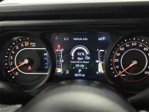 Used 2025 Jeep Gladiator Rubicon w/ Convenience Group image 11