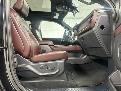 Certified 2024 Ford Expedition Limited image 26