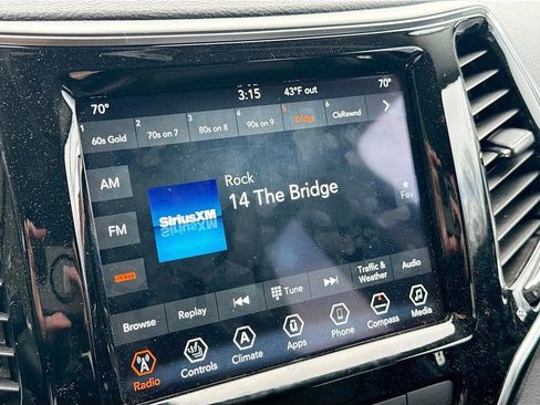 Used 2021 Jeep Cherokee Limited image 14