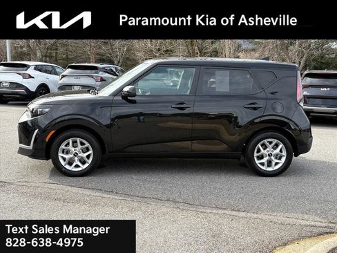 Used 2023 Kia Soul LX w/ LX Technology Package image 3