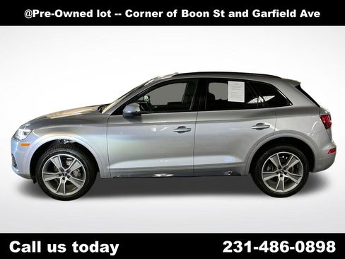 Used 2020 Audi Q5 2.0T Premium Plus w/ Premium Plus Package AWD/4WD image 2