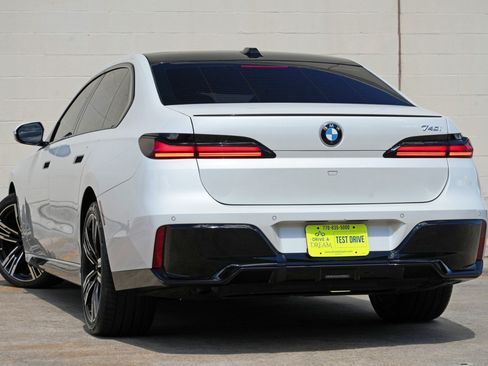 Used 2023 BMW 740i w/ Parking Assistance Package RWD image 6
