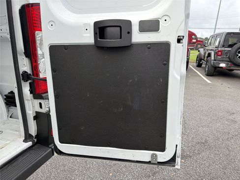 Used 2025 RAM ProMaster 2500 w/ Convenience Group FWD image 17