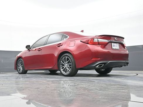 Used 2017 Lexus ES 350 w/ Luxury Package FWD image 39