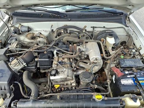 Used 2004 Toyota Tacoma 2WD Xtracab image 28