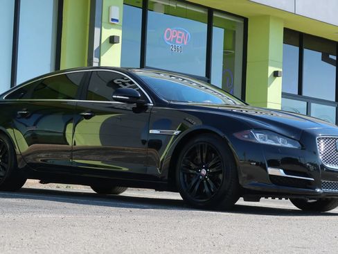 Used 2017 Jaguar XJ L Portfolio AWD/4WD image 6