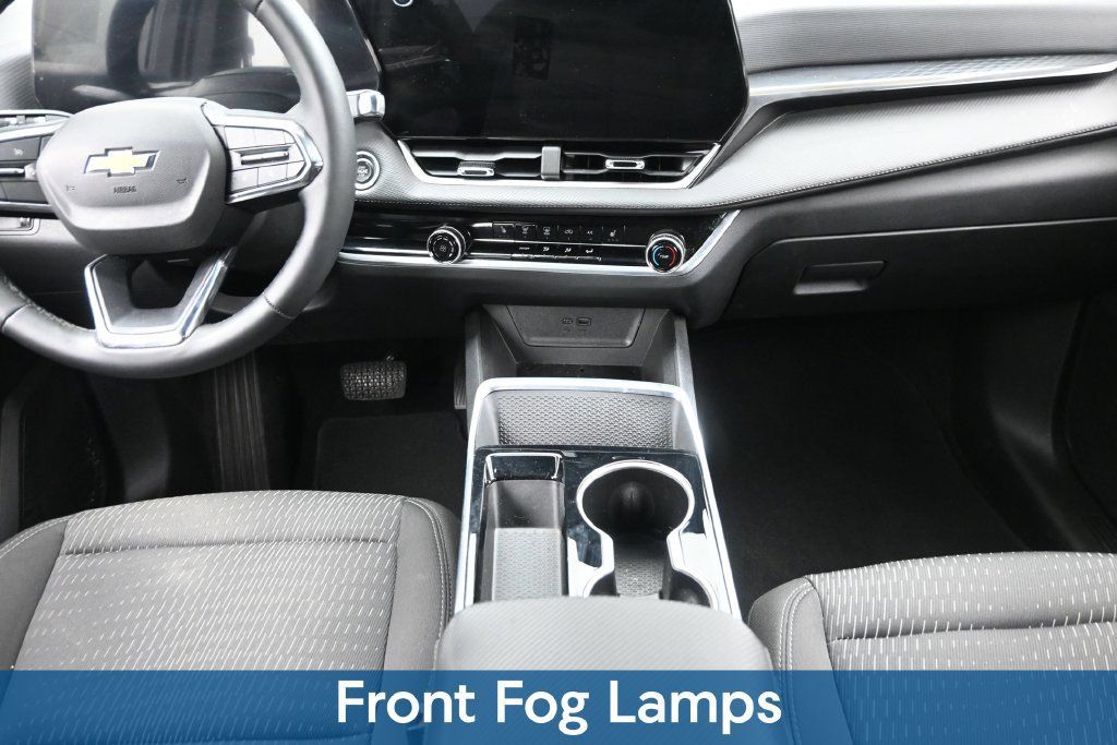 Used 2025 Chevrolet Equinox LT w/ Safety and Technology Package FWD image 16