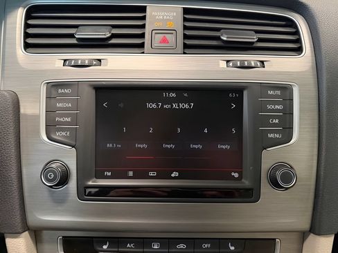 Used 2016 Volkswagen Golf SE FWD image 21
