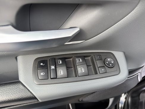 Used 2022 RAM 1500 Big Horn AWD/4WD image 12