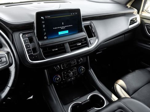 Used 2022 Chevrolet Suburban LT w/ Luxury Package image 24