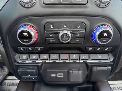 Used 2022 GMC Sierra 3500 Denali w/ Denali Ultimate Package image 13