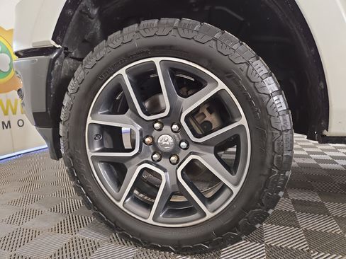 Used 2019 RAM 1500 Laramie AWD/4WD image 36