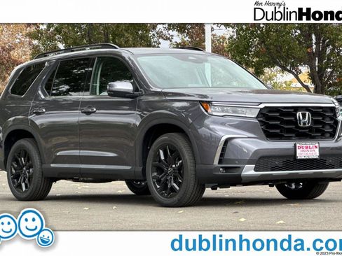 New 2025 Honda Pilot Touring image 1