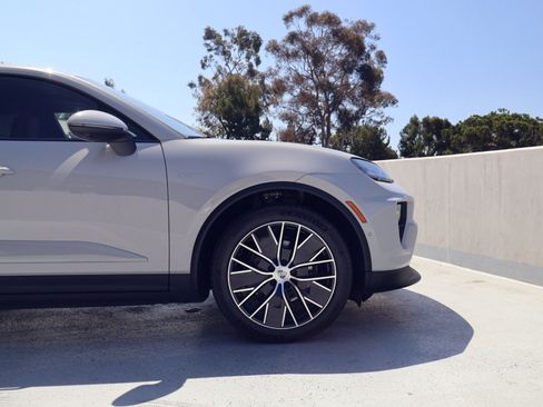 New 2026 Porsche Macan Electric RWD image 11