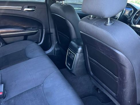 Used 2019 Chrysler 300 Touring image 14