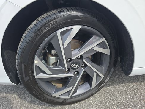 Used 2025 Hyundai Elantra SEL image 34