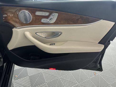 Used 2018 Mercedes-Benz E 300 image 32