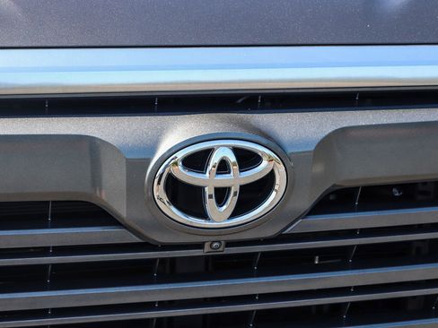 Used 2024 Toyota Tundra Limited AWD/4WD image 13