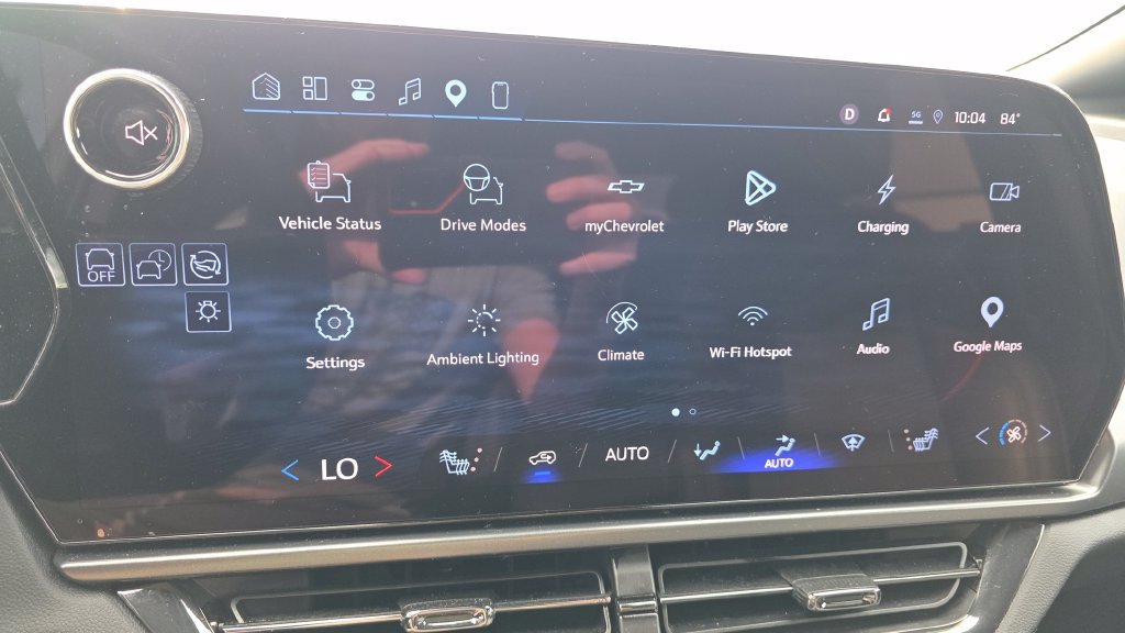 Used 2024 Chevrolet Equinox EV RS FWD image 31