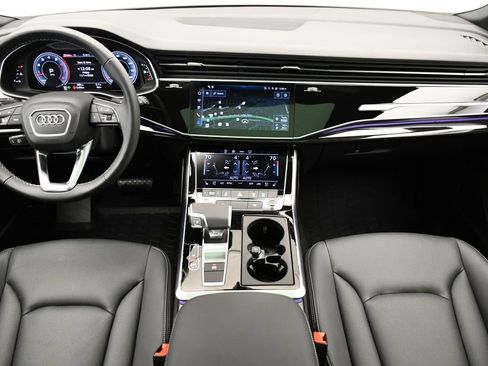 Used 2025 Audi Q8 Premium Plus image 20