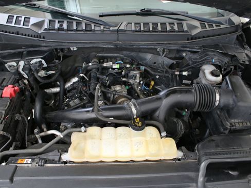 Used 2020 Ford F150 XLT w/ Equipment Group 302A Luxury AWD/4WD image 31