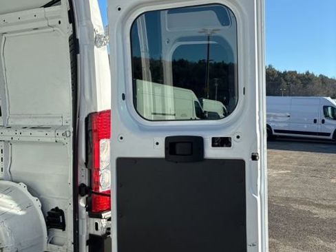 Used 2023 RAM ProMaster 2500 FWD image 12