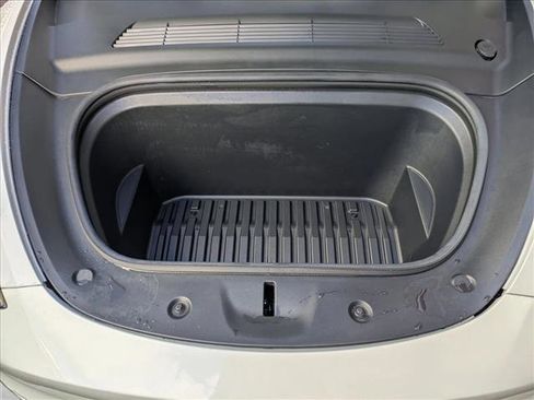 Used 2021 Tesla Model Y Long Range image 22