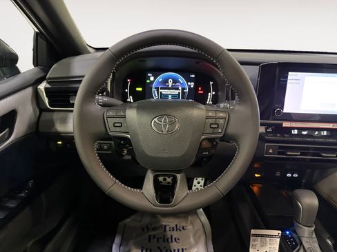 Used 2026 Toyota Camry SE FWD image 18