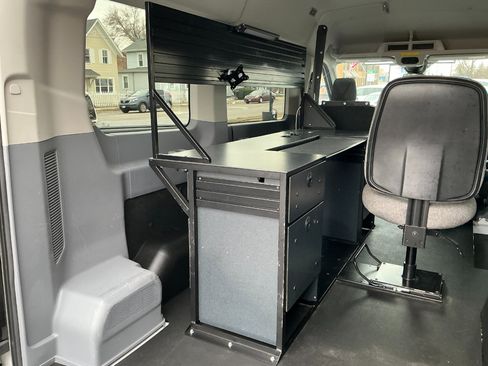 Used 2019 Ford Transit 150 XLT image 20