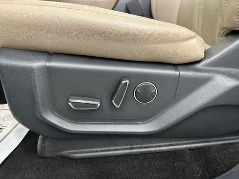 Used 2022 Ford Expedition Max Limited AWD/4WD image 10