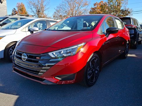 New 2025 Nissan Versa SR w/ Trunk Package image 3