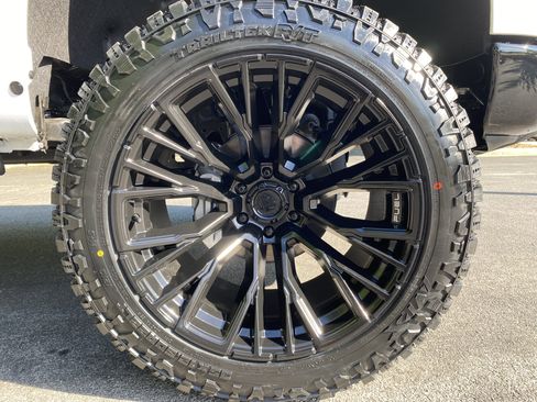 New 2026 Chevrolet Silverado 1500 Custom Trail Boss w/ LPO, Dark Essentials Package AWD/4WD image 13