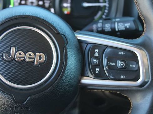 Used 2024 Jeep Wrangler Unlimited Sahara AWD/4WD image 18