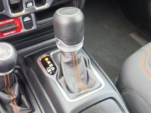 Used 2021 Jeep Gladiator Mojave AWD/4WD image 27