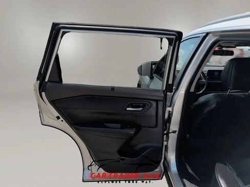 Used 2022 Nissan Rogue SV w/ SV Premium Package AWD/4WD image 17